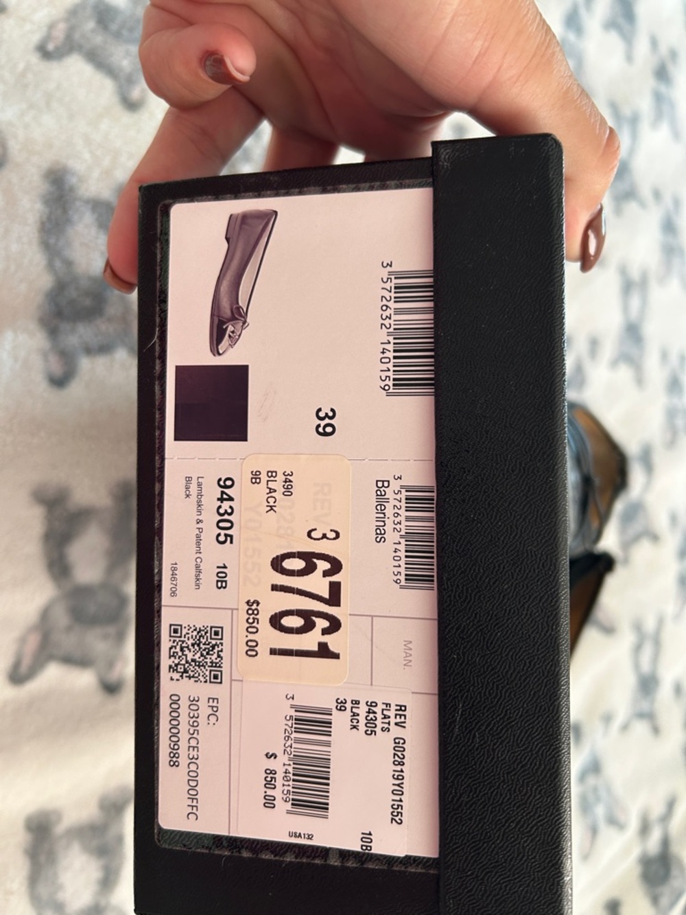 CHANEL Black Leather Cap-Toe Ballet Flats with Bow - Picture 2 of 7